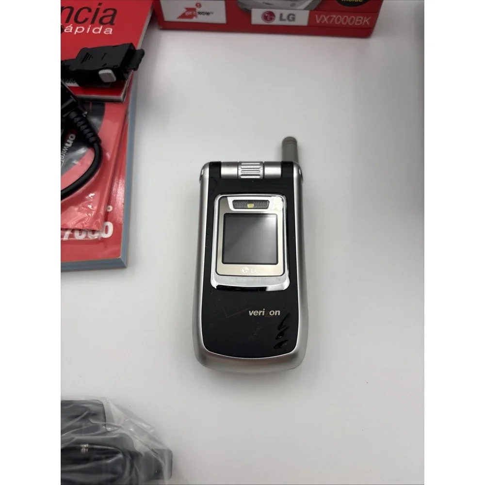 LG VX7000 Verizon Silver Flip Phone 1.3MP Camera Vintage Tested VX7000BK